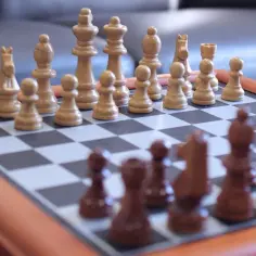Jak wykorzystać potencjał szachowego laufra? 5 strategii: poznaj je