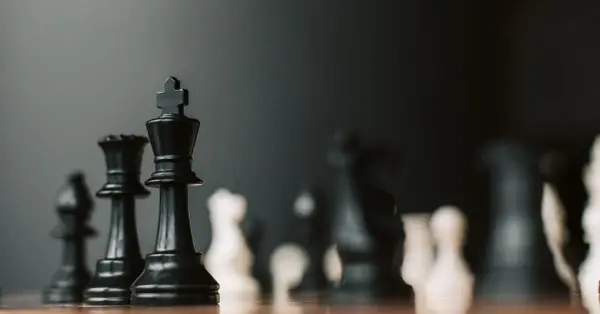Czym jest bicie w przelocie w szachach? Oto kontrowersyjny ruch